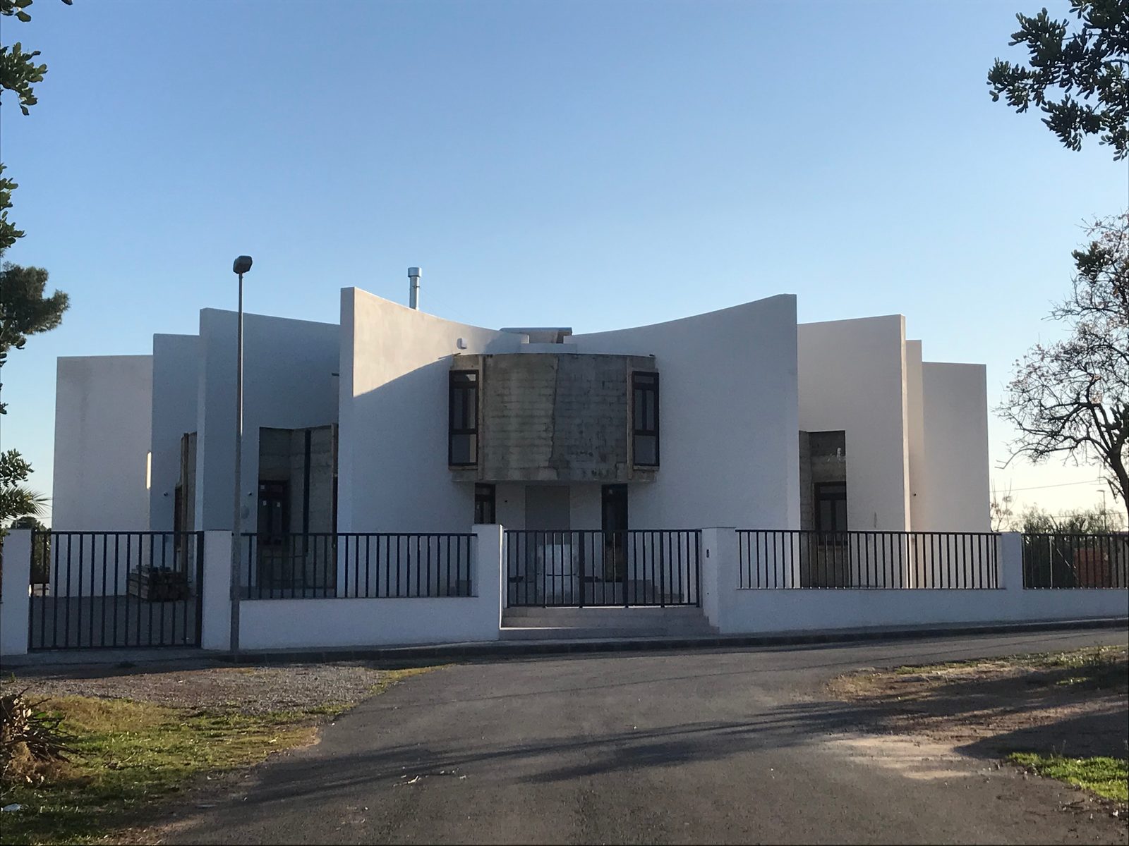 La Eco House terminada, vista desde la calle