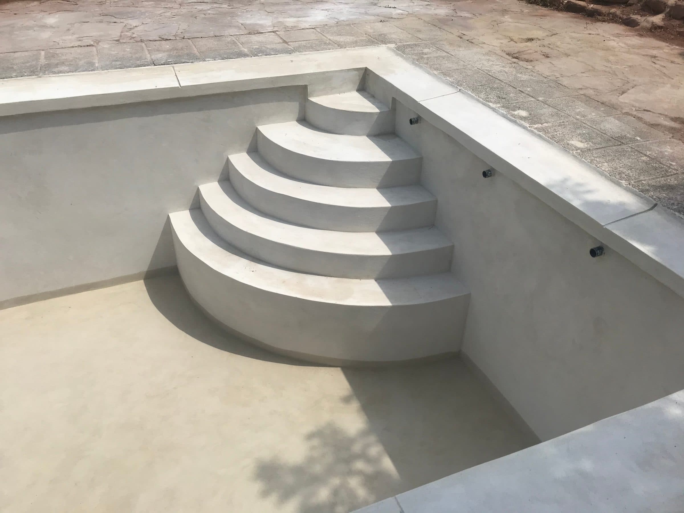Piscinas (Piscina reformada con escalera de obra), después